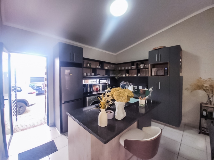 2 Bedroom Property for Sale in Van Der Hoff Park North West